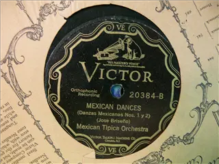 small_victor 20384 b.webp